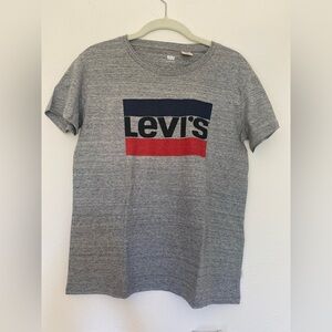 Levi's Women's Short Sleeve T-Shirt  Size Small